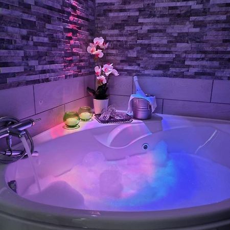 Bed & Breakfast Dimora Felice 오스투니 외부 사진