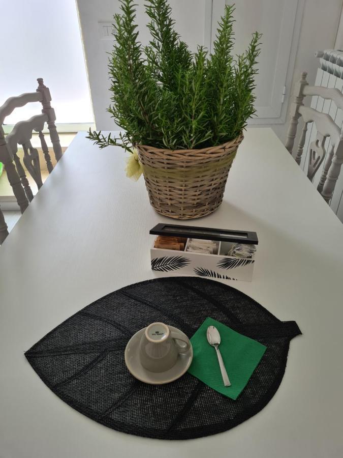 Bed & Breakfast Dimora Felice 오스투니 외부 사진